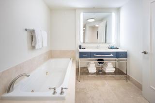 Fontainebleau Hotel Ocean View Fits 6! 1 BED/2 BA - 1