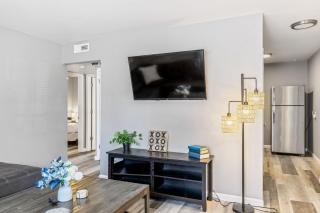604 1 Two Bedroom One Bath with King near Main Street - 1