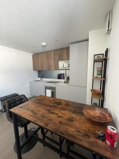 Stylish Modern Apartment in St Albans City - Saint Albans - 1