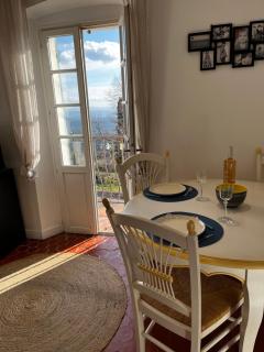 Au coeur du village avec petit balcon plein sud - Tourtour - 7
