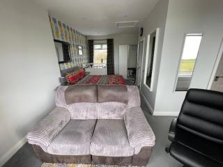 NUMBER 5 Portrush Road, Portstewart - Portstewart - 5