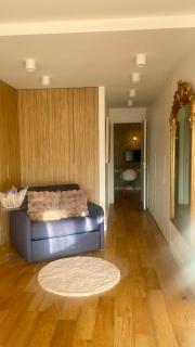 Romantic Balcony Studio near Arc de Triomphe - Paris - 3