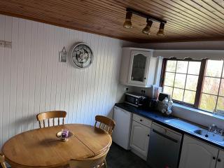 Cosy Lakeside Chalet With Option to add Private Hot Tub - 5