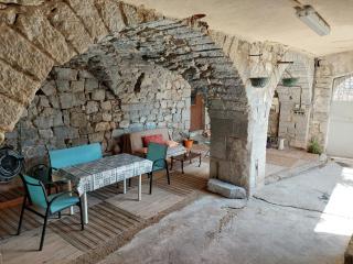 Le nid d'hirondelles - Labeaume - 8