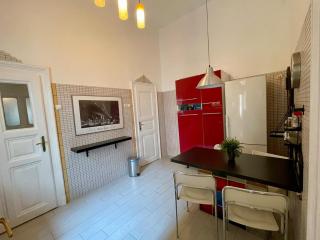 Iza Bella Classic Romantica Spacious 2BR - Budapest - 5