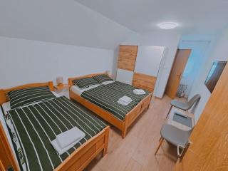 Stara škola - - 0