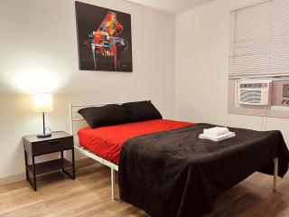 Comfortable 2 Bedroom Near Downtown Atl Sleeps 6 Free Parking - Atlanta - 1