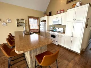 The Sunset Cottage - Lakefront with Private Beach - Geneva - 4