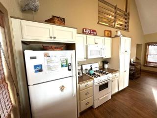 The Sunset Cottage - Lakefront with Private Beach - Geneva - 7
