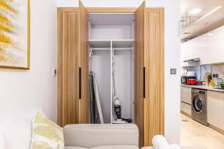 Chic Studio Living JVC - 6