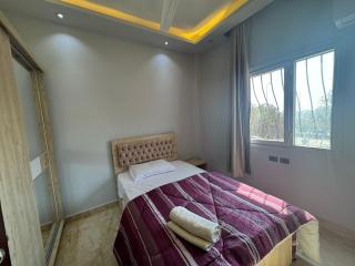 2BR Townhouse 2 Bath TV Backyard - 129 - Sheikh Zayed - 1
