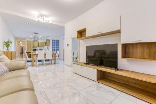 Central Modern 3 Bedroom Apartment in st Julians - St. Julianʼs - 0