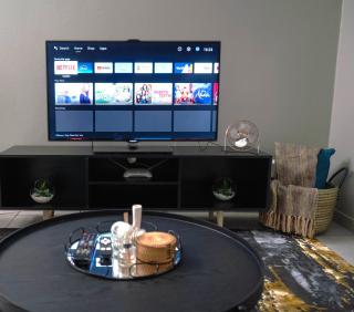 Urban Pulse 02 - Central and Cozy in Rosebank - 7