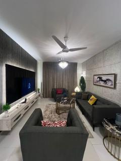 Luxury 4BR Apartment Near Airport Saima Jinnah Avenue - 9
