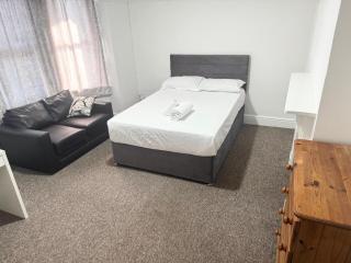 Serene Suite Rooms - Southampton - 1