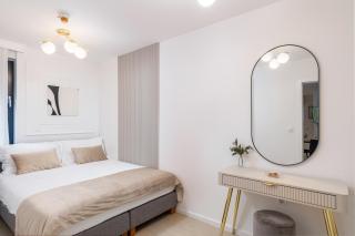 Apartment Central - 5 min with bus to Old Town - 5