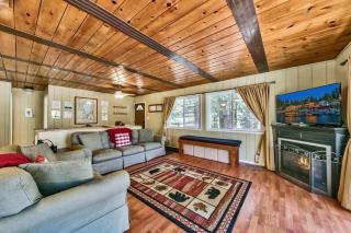 Air-Conditioned Tahoe Cabin - Foosball - Forest Views - South Lake Tahoe - 5