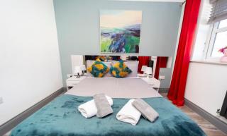 Comfy 3BR Home with Parking, Wi-Fi and Pets Welcome - Reading - 4