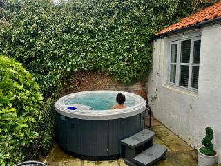 Sunshine Cottage - Whitby - 2