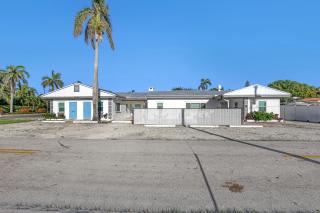 Charming 2-bedroom Villa 2 mins To The Beach - 5
