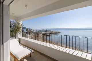 Villa Lara Beach Front Rooftop Pool & Stunning Views - Duće - 9
