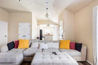 Cheerful 3 Bdrm space, 2 bath!. You gotta love it! - Oklahoma City - 8