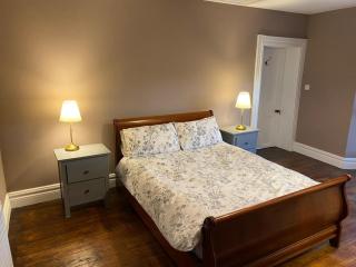 Farnagh House - En Suite Bedrooms - Moate - 2