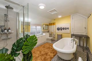 Spacious home sleeps 9 - walker cyclist retreat - Pass the Keys - 8