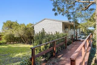 Rhyll Retreat with Water Views - Rhyll - 3