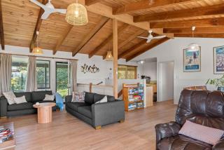 Rhyll Retreat with Water Views - Rhyll - 7