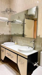 Elegant 3-Bedroom Haven in Ikoyi - 6