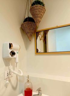 CozyLuxe Staycation at Pine Suites Tagaytay by Crown Asia - Tagaytay - 6