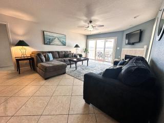 Lakefront Condo Wdockdeckpools-sleeps 6 - Lake Ozark - 4