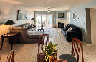 Lakefront Condo Wdockdeckpools-sleeps 6 - Lake Ozark - 7