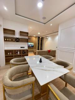 Two Bedroom Waterview Apartment - 3