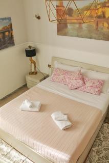 Tra i Musei Vaticani House - 1