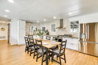 Charming Canalfront Retreat with Double Boat Slip! - Astor - 4