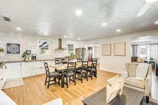 Charming Canalfront Retreat with Double Boat Slip! - Astor - 3