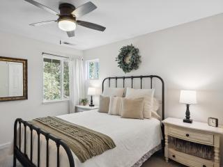Charming Spacious 3 BD 2,5BA House in Peaceful Setting - Sonoma - 2