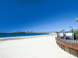 Central Mooloolaba Beachfront Apartment - Located in Sandcastles Resort - 2