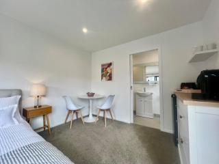 Riverhead Homestead Self-Contained Studio Apartment - Riverhead - 5