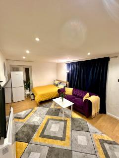 Nice flat with privet entrance - The Hyde - 6