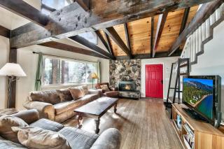 Bear Chalet - Snow Play - 4 Bedrooms - Foosball - 3