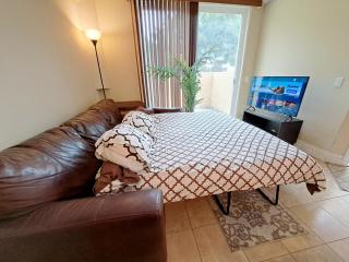 Venetian Vacation La Jolla One bedroom condo luxury furnished central near beach and UTC mall - San Diego - 3