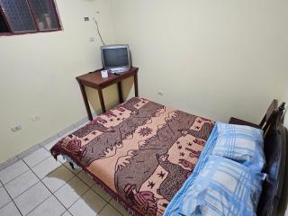 HOSPEDAJE ALVARADO - Matrimonial - 301 - Bueno Bonito y Barato - 4