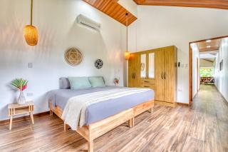 Luxury Beachfront Apartment with Oceanview Terrace - Talamanca - 0