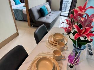 Shore 3 Residences Room 1659 infront of SM MOA - 6