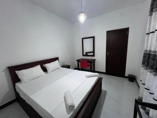 Golden Paradise Transit Hotel - 8