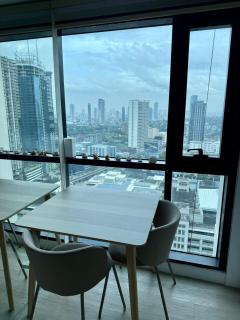 Condo Roughly 30 mins from NAIA with view of Greenhills - Manila - 5