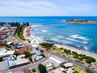 Summer Lodge-Esplanade frontage Character & charm - Victor Harbor - 0